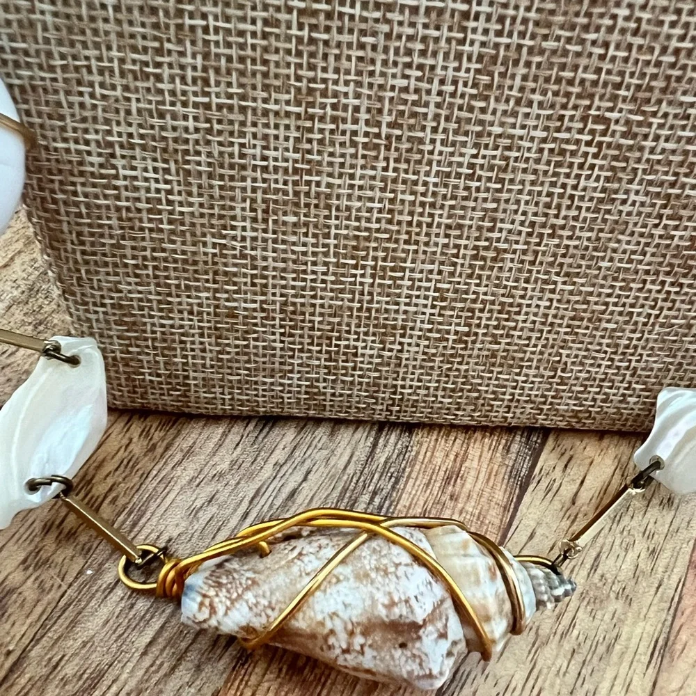 Handmade Shell Necklace - Picture 5 of 5